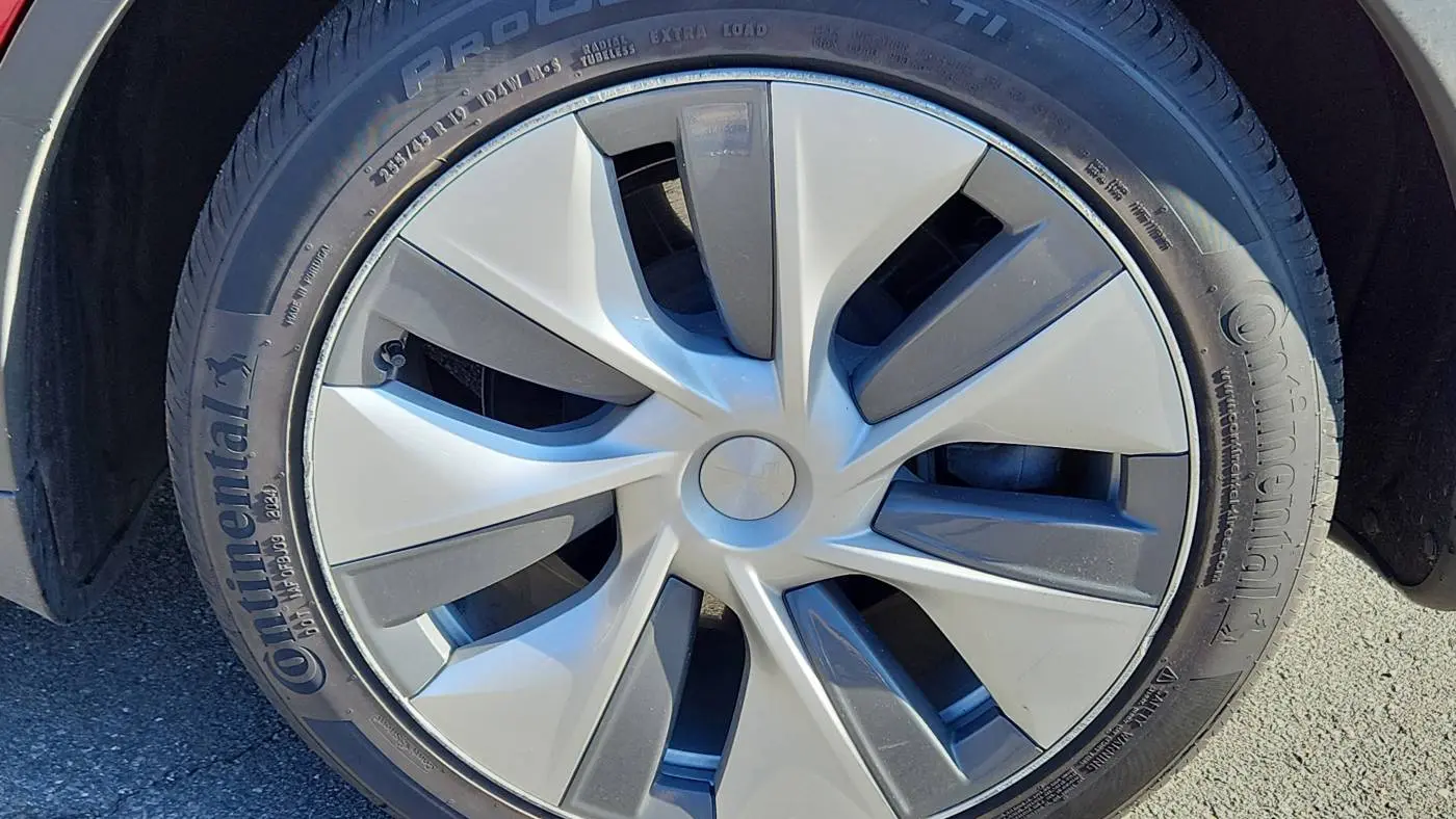2021 Tesla Model Y 5YJYGDEE6MF061404