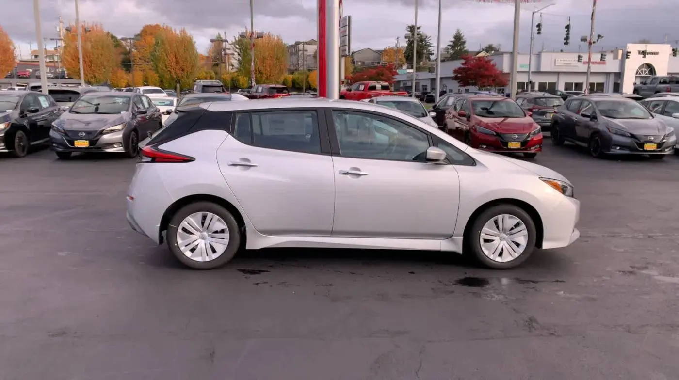 2025 Nissan LEAF 1N4AZ1BV8SC564642