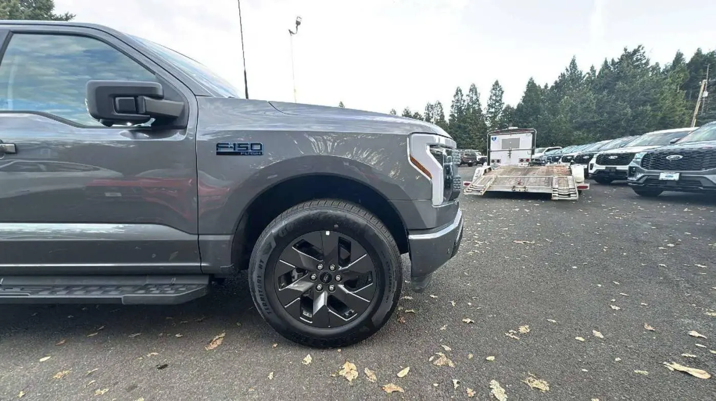 2024 Ford F-150 Lightning 1FT6W3L72RWG14917