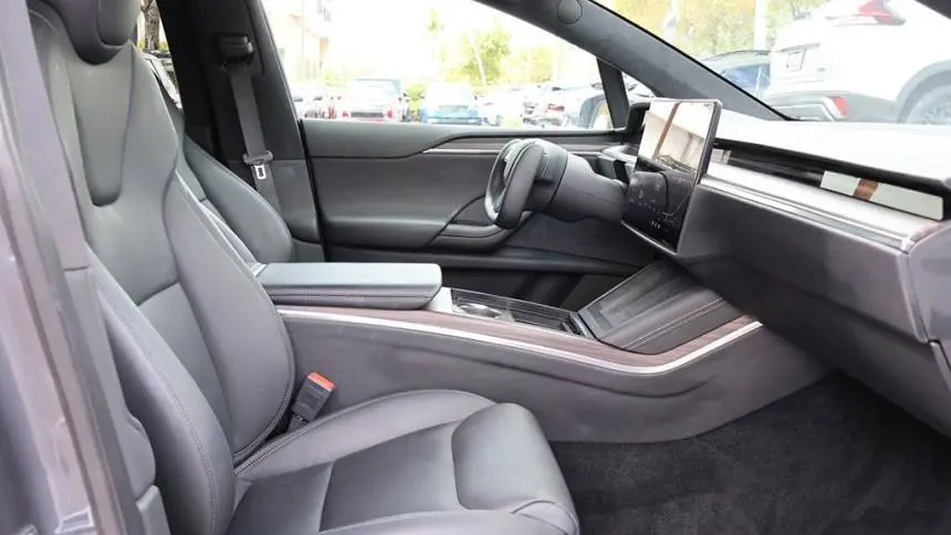 2022 Tesla Model X 7SAXCBE52NF334144