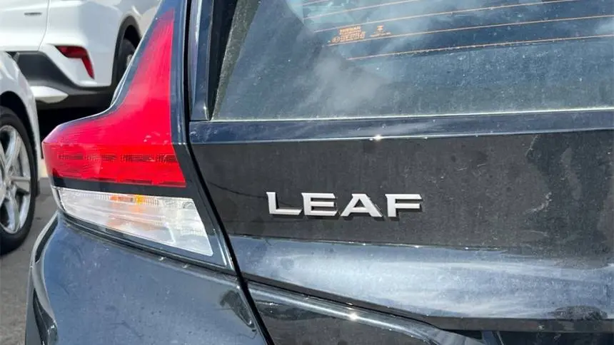 2025 Nissan LEAF 1N4AZ1BV1SC561663