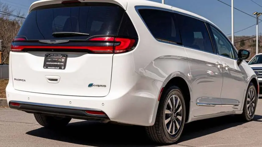 2023 Chrysler Pacifica 2C4RC1S74PR618467