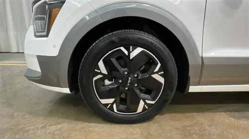 2023 Kia NIRO EV KNDCT3L17P5075950