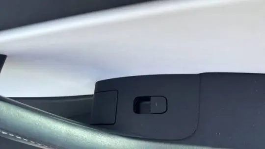 2021 Tesla Model Y 5YJYGAEE9MF284180