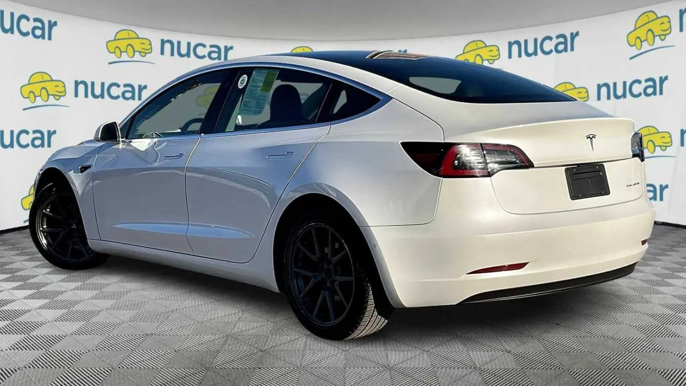 2019 Tesla Model 3 5YJ3E1EB8KF493445