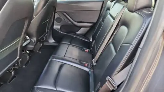 2021 Tesla Model Y 5YJYGDEE1MF182163