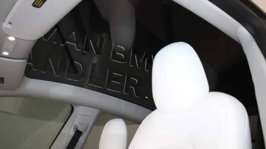 2021 Tesla Model Y 5YJYGDEE2MF273927