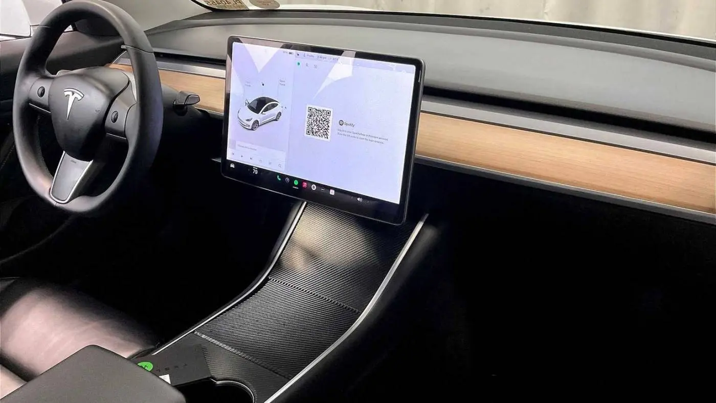 2019 Tesla Model 3 5YJ3E1EB8KF493445
