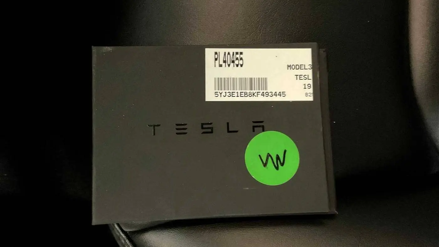 2019 Tesla Model 3 5YJ3E1EB8KF493445