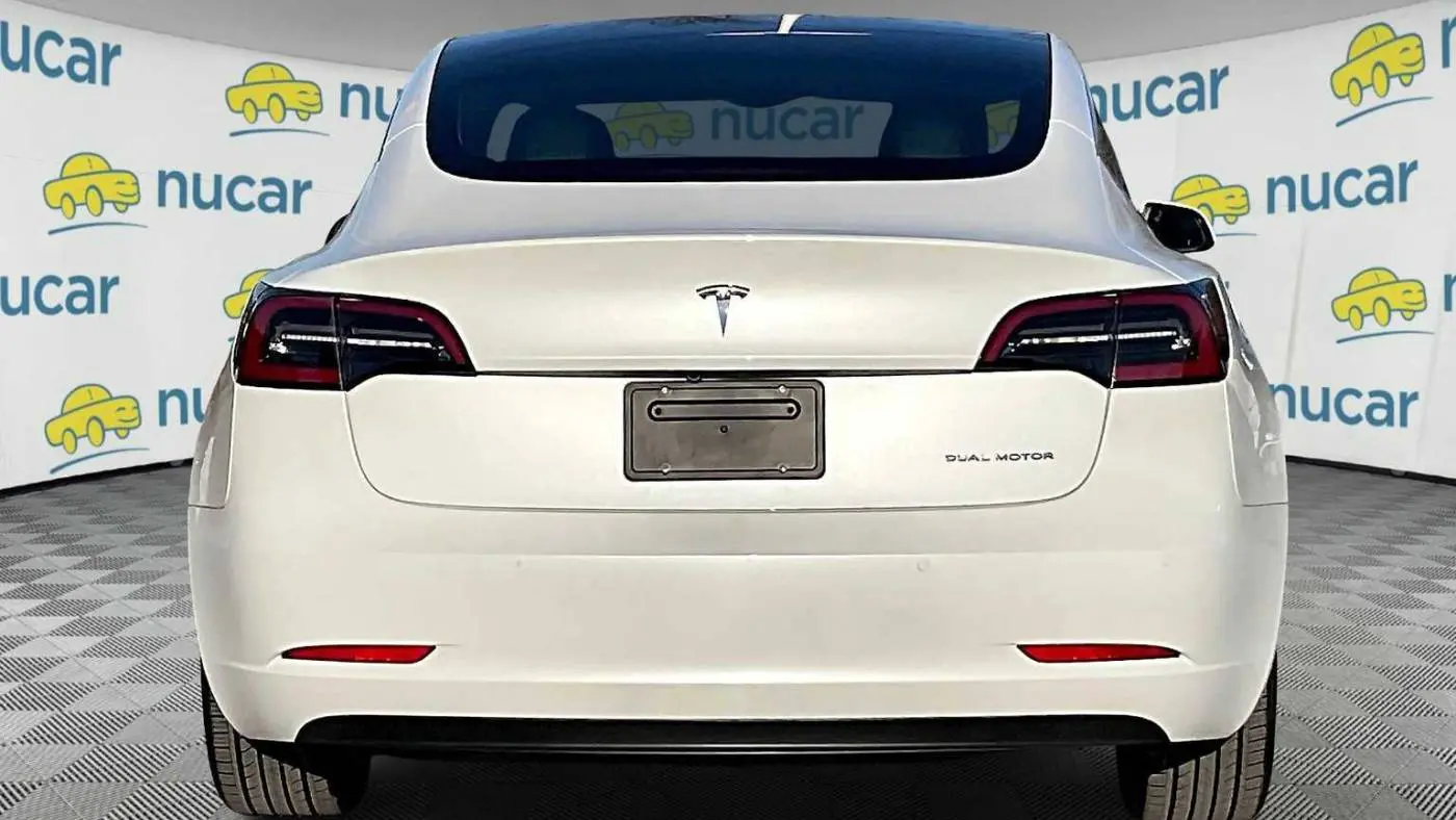 2019 Tesla Model 3 5YJ3E1EB8KF493445