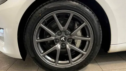 2019 Tesla Model 3 5YJ3E1EB8KF493445