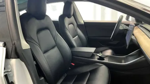 2019 Tesla Model 3 5YJ3E1EB8KF493445