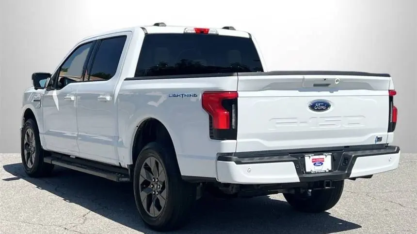 2023 Ford F-150 Lightning 1FT6W1EV4PWG00028