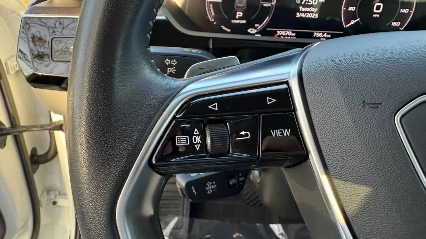 2021 Audi e-tron WA12AAGE8MB036181