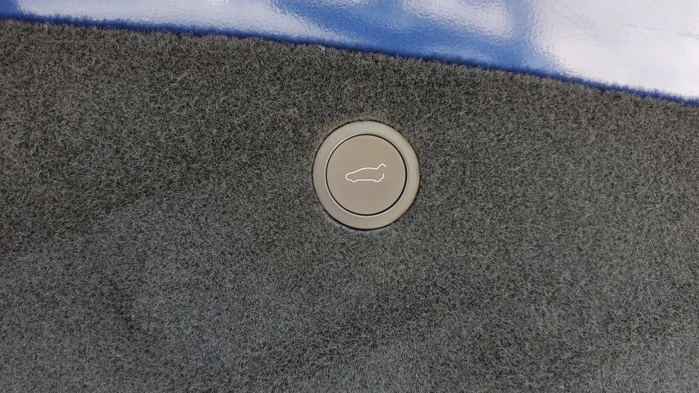 2023 Tesla Model X 7SAXCBE67PF431108