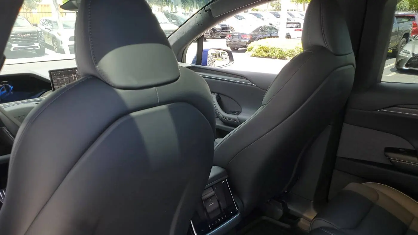 2023 Tesla Model X 7SAXCBE67PF431108