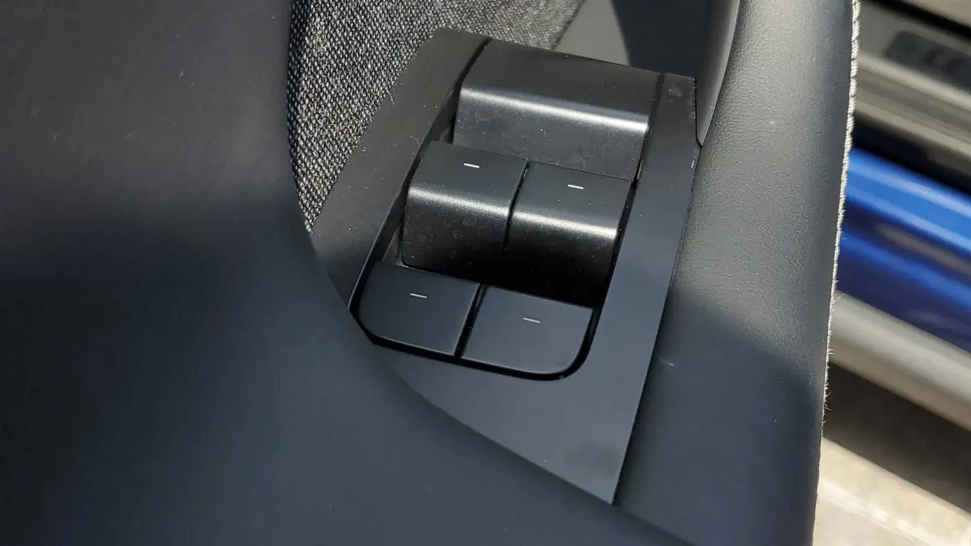 2023 Tesla Model X 7SAXCBE67PF431108