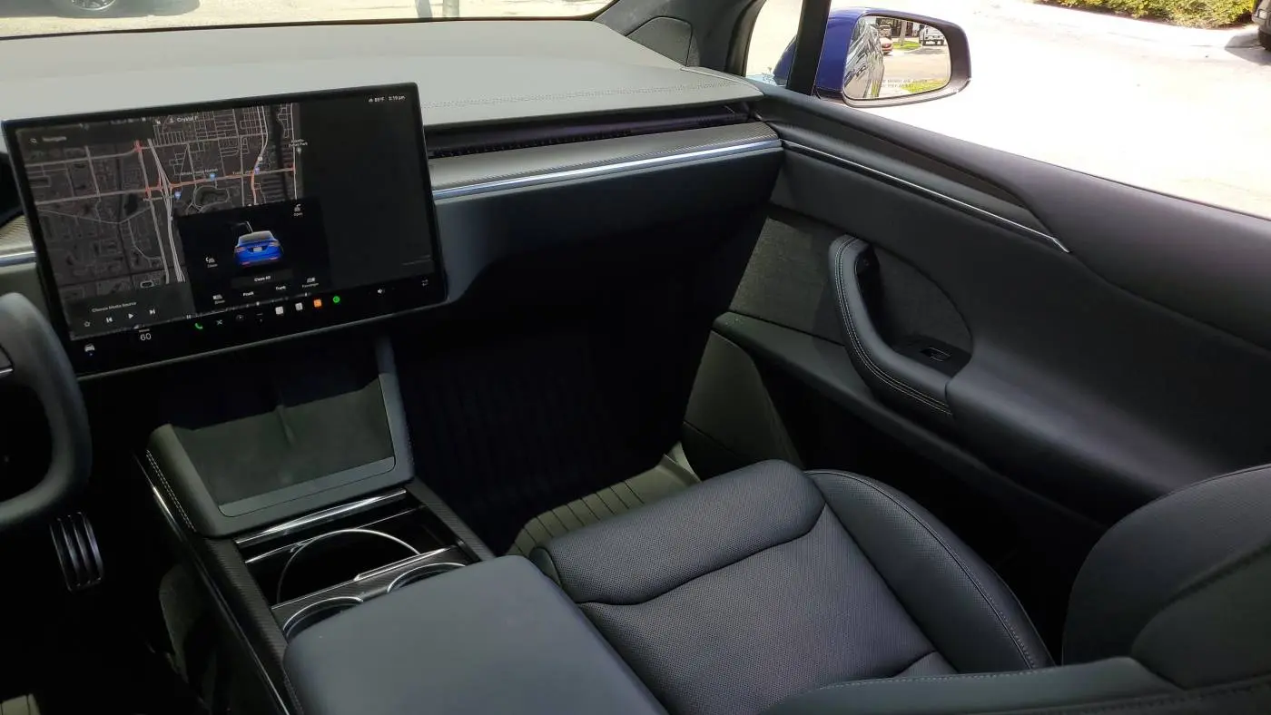 2023 Tesla Model X 7SAXCBE67PF431108