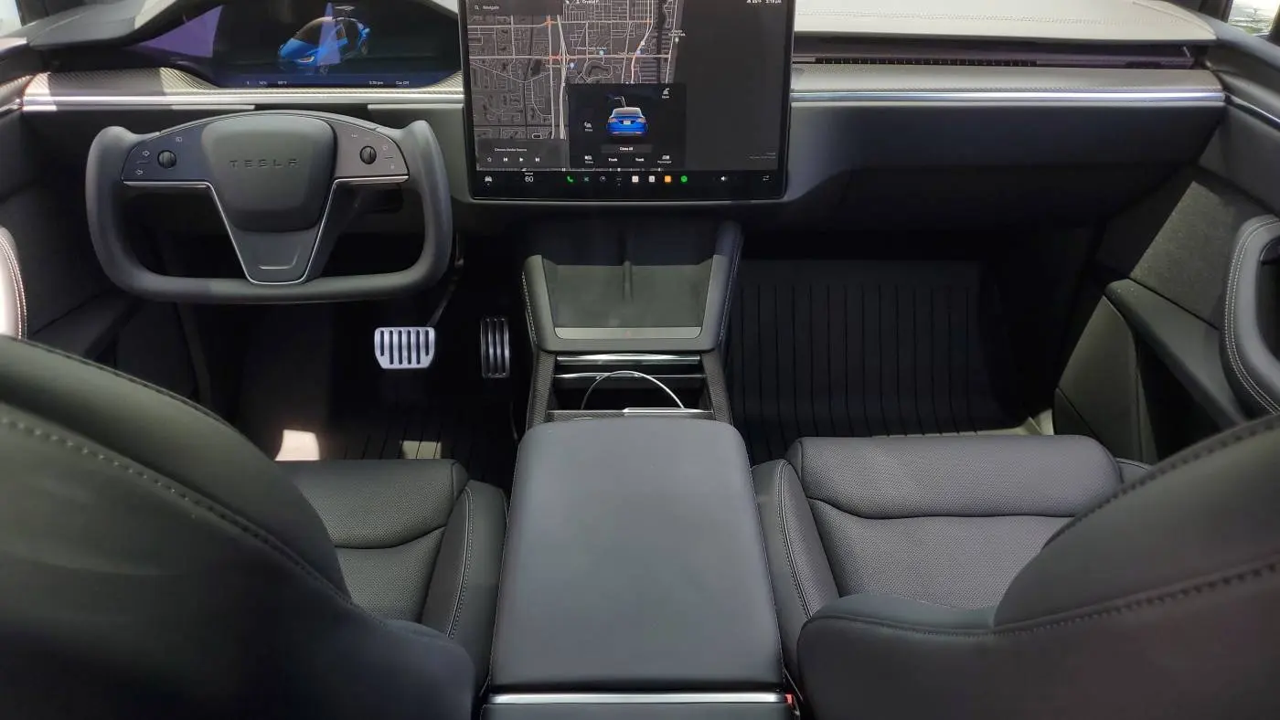 2023 Tesla Model X 7SAXCBE67PF431108
