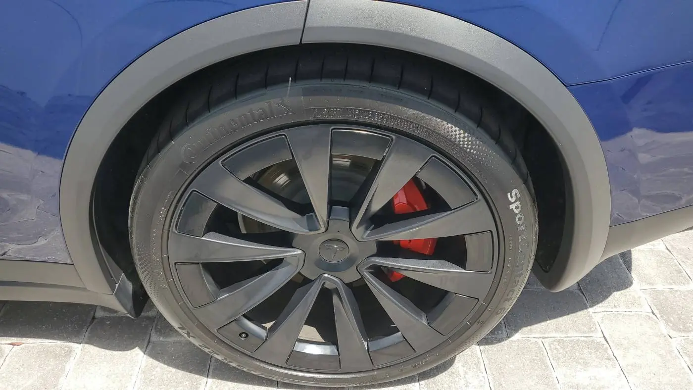 2023 Tesla Model X 7SAXCBE67PF431108