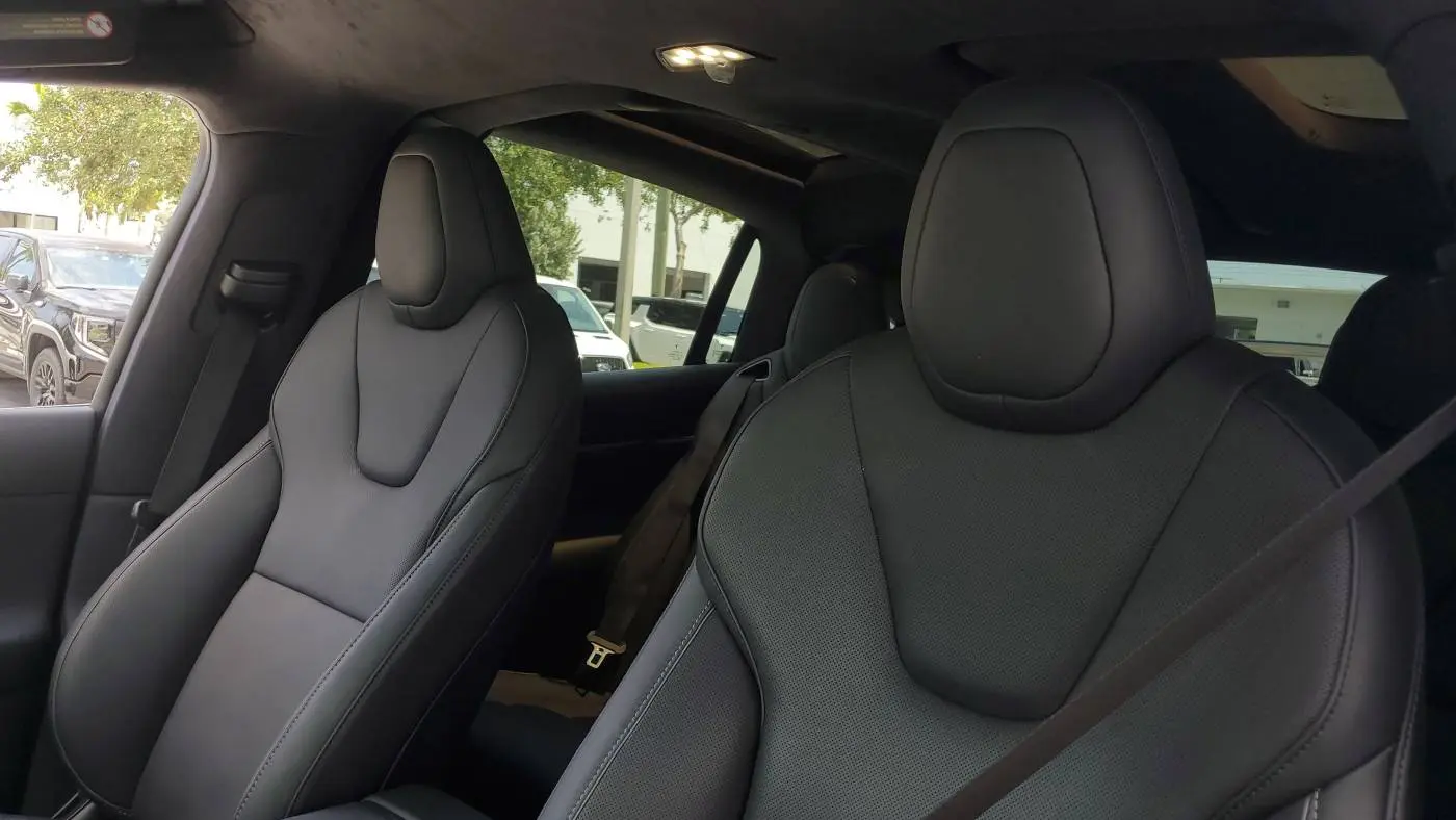 2023 Tesla Model X 7SAXCBE67PF431108