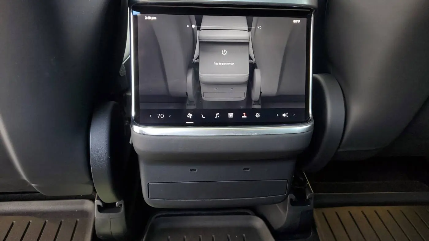 2023 Tesla Model X 7SAXCBE67PF431108