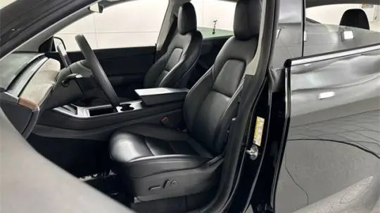 2021 Tesla Model Y 5YJYGDEE6MF286745